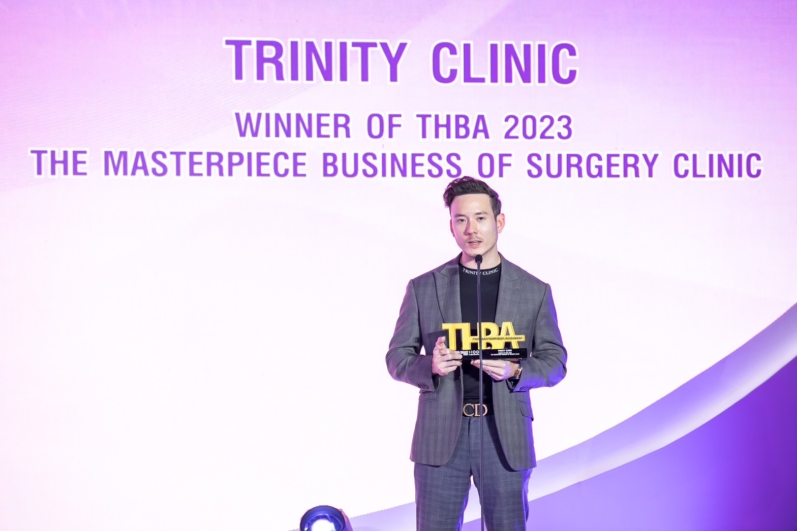 ALEXANDER VM ผู้บริหาร Trinity Clinic เข้ารับรางวัลในงานประกาศรางวัลสุดยิ่งใหญ่ “THAILAND HEALTH AND BEAUTY AWARDS 2023”